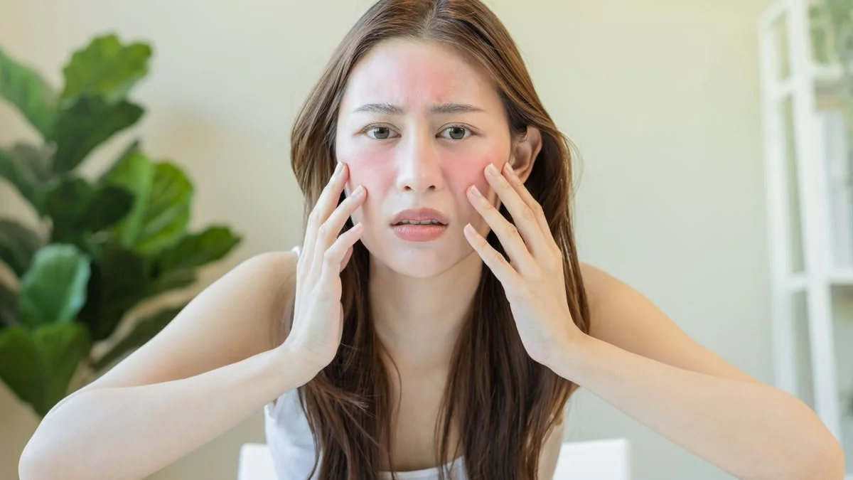 تاثیر استرس بر پوست و مو و راه‌های مقابله با آن