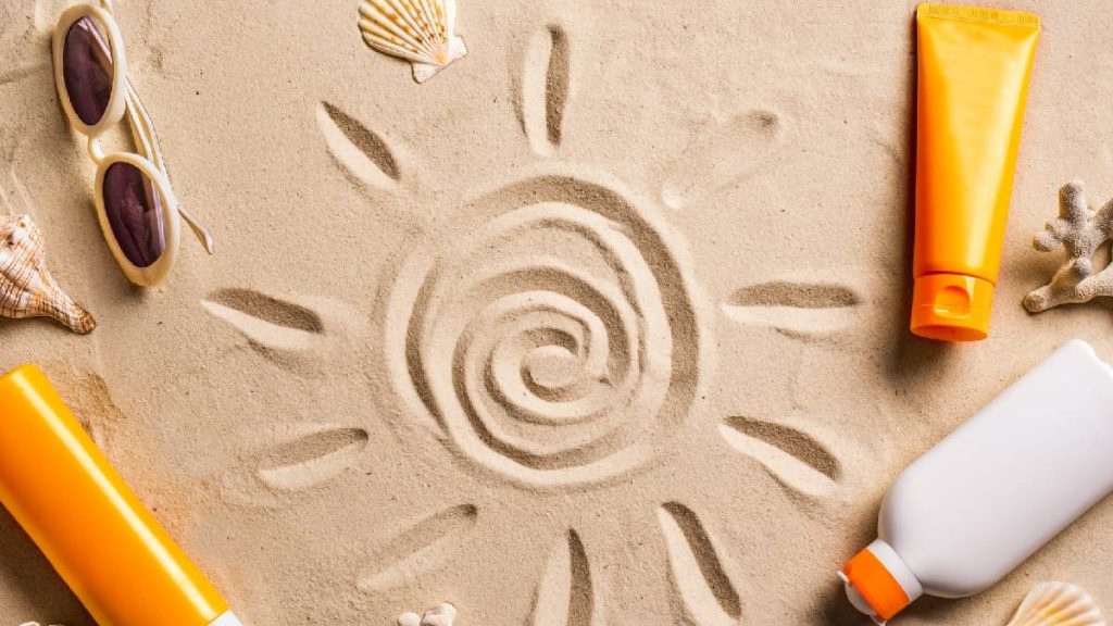 ضد آفتاب بی رنگ برای پوست چرب