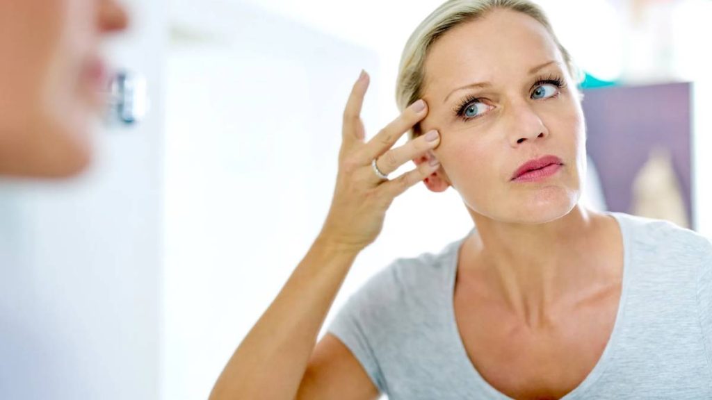 کرم ضد چروک چند ساعت روی پوست بماند؟