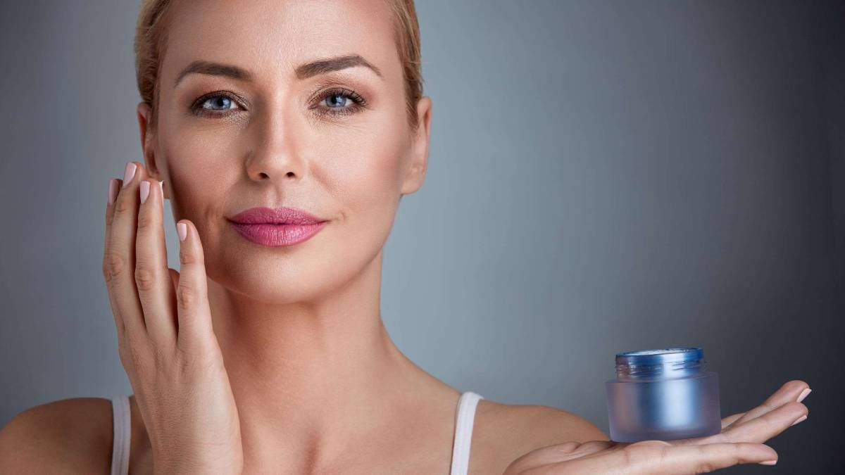 کرم ضد چروک چند ساعت روی پوست بماند؟