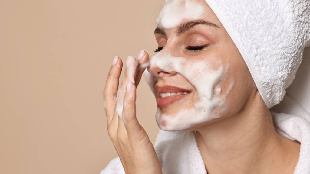 فیس واش چیست؟