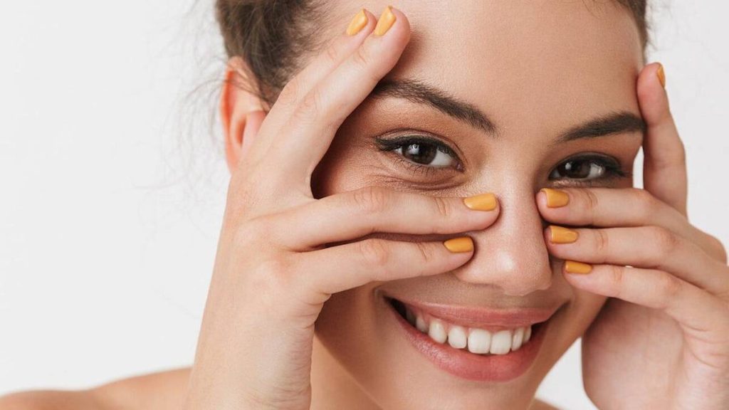 برای سیاهی دور چشم چی خوبه؟