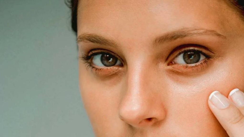برای سیاهی دور چشم چی خوبه؟